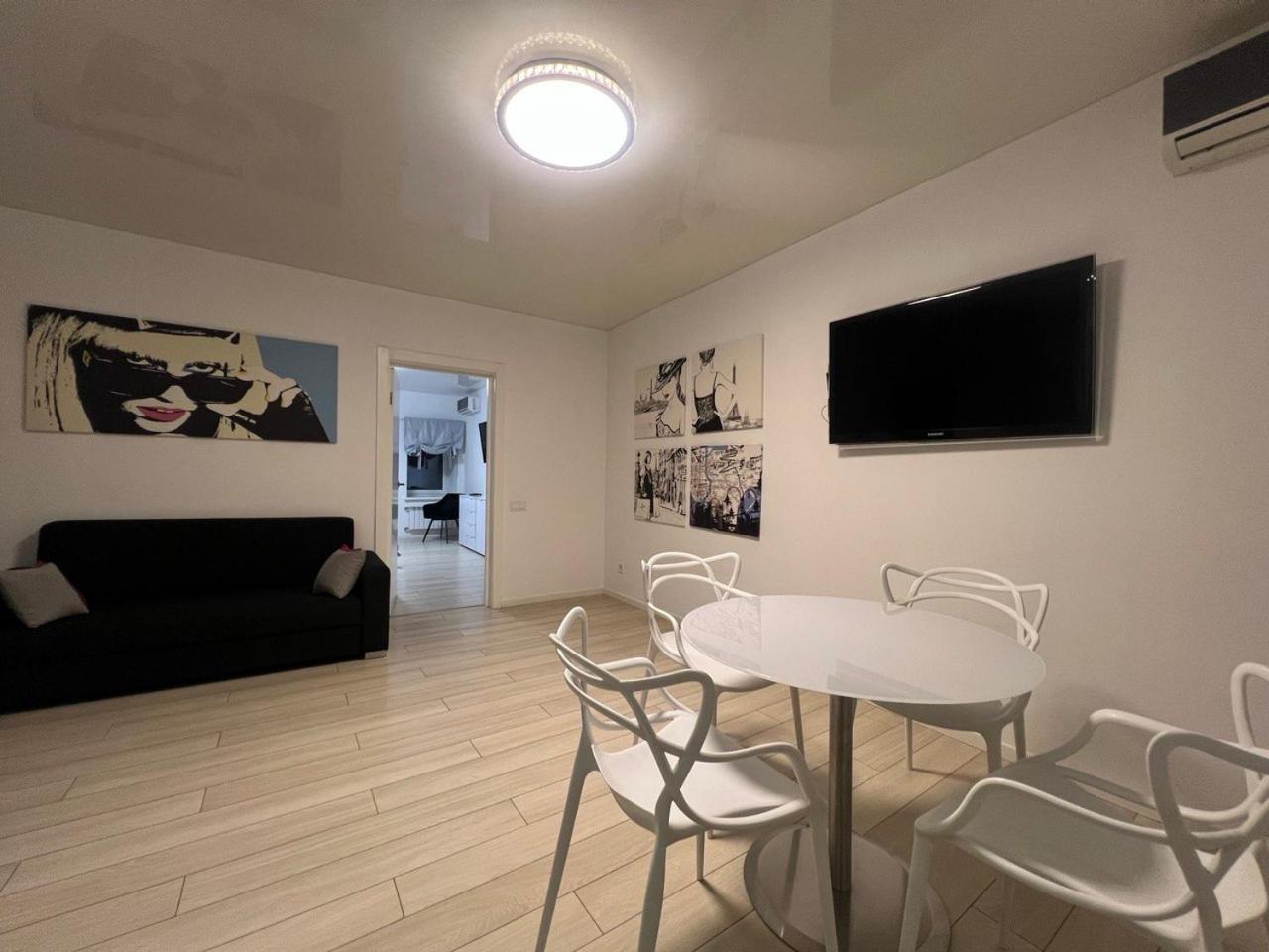 2-Room Luxury Apartment In The Center Kiev Exterior foto